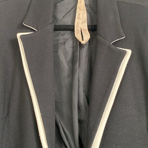 Blazer - Picture 4 of 5